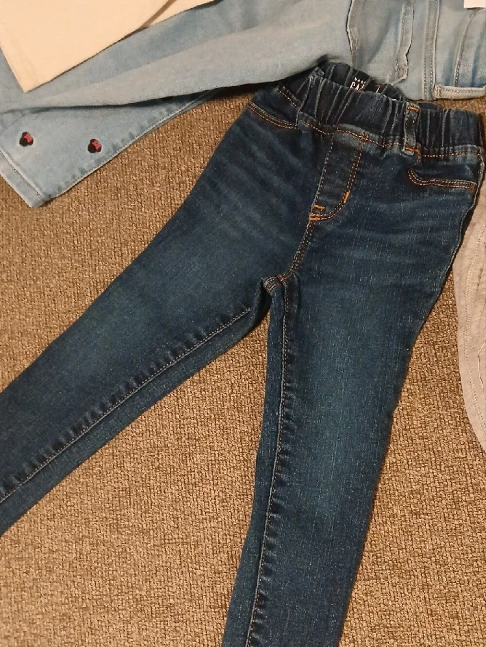 GAP Women’s Cream High-Rise Jeggings with Light & Dark Denim Accents